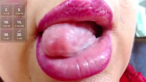 Snapshot of kerly_doll chatting on July 1, 3:41 am K E R L Y online show from July 1, 3:41 am