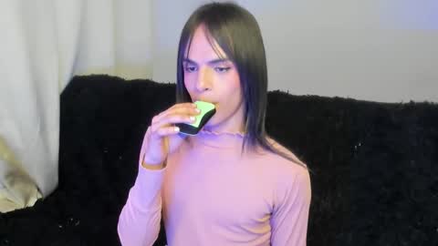 Snapshot of kerly_monroe chatting on November 26, 11:50 pm Kerly online show from November 26, 11:50 pm