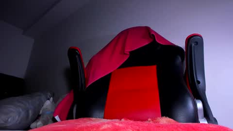 Snapshot of kerlysmith24 chatting on December 27, 11:21 pm Kerlysmith24 online show from December 27, 11:21 pm