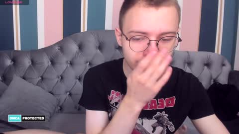 Snapshot of kerry_niki chatting on February 7, 12:39 pm kerry_niki online show from February 7, 12:39 pm