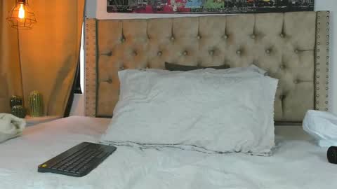 Snapshot of keryhillson chatting on February 12, 12:12 pm Kery Hillson online show from February 12, 12:12 pm