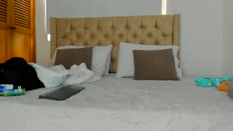 Snapshot of keryhillson chatting on October 1, 12:22 pm Kery Hillson online show from October 1, 12:22 pm