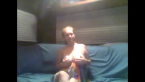 Snapshot of kesem2026 chatting on April 4, 6:00 am We will do as we will do online show from April 4, 6:00 am