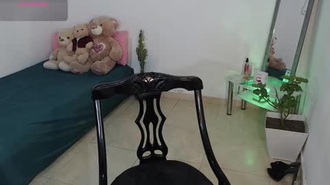 Mia  online show from February 20, 5:02 pm