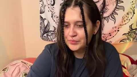 Snapshot of keshamoon chatting on December 21, 3:53 pm Kesha online show from December 21, 3:53 pm