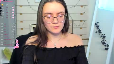 Snapshot of ketrin_pirsss chatting on November 18, 10:36 pm Ketrin online show from November 18, 10:36 pm