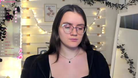 Snapshot of ketrin_pirsss chatting on November 22, 7:24 pm Ketrin online show from November 22, 7:24 pm