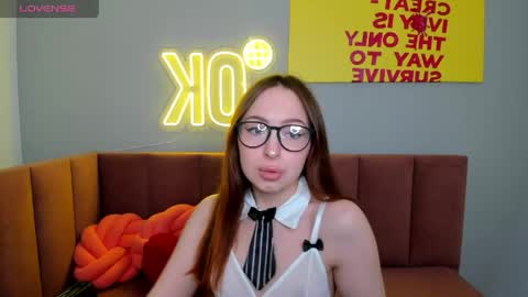 Snapshot of ketrinwhite chatting on May 11, 1:22 am KatrinaKetrin online show from May 11, 1:22 am