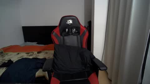 Snapshot of kevi4 chatting on February 19, 4:01 am kevi4 online show from February 19, 4:01 am