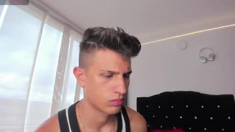 Snapshot of kevin_ahs1 chatting on October 1, 9:21 pm Kevin Ahs online show from October 1, 9:21 pm