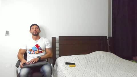 Snapshot of kevin_malone22 chatting on January 31, 11:35 pm kevin_malone22 online show from January 31, 11:35 pm