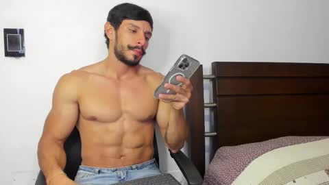 Snapshot of kevin_malone22 chatting on November 17, 10:59 pm kevin_malone22 online show from November 17, 10:59 pm