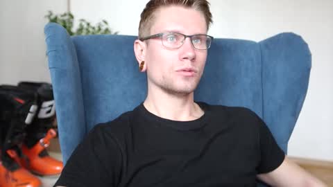 Kev online show from October 15, 8:36 am