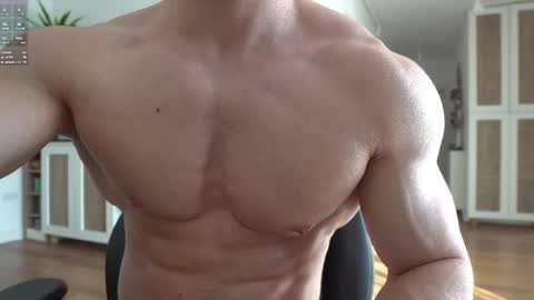 Snapshot of kevinandresxx chatting on March 4, 1:38 pm Kevin online show from March 4, 1:38 pm