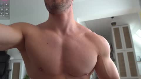 Snapshot of kevinandresxx chatting on November 6, 1:12 pm Kevin online show from November 6, 1:12 pm