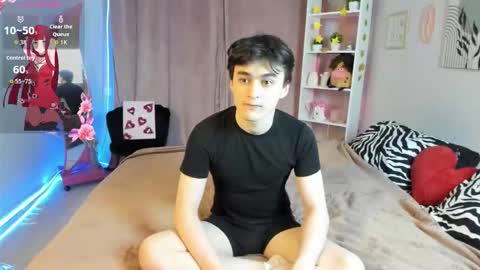 kevinhunter_ online show from November 14, 6:39 pm