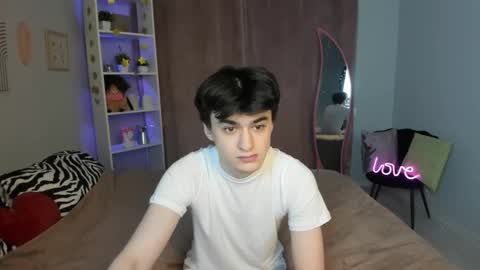 kevinhunter_ online show from November 20, 3:56 pm