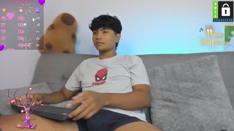 Snapshot of kevinxlvx chatting on October 28, 1:09 am kevin and ottis online show from October 28, 1:09 am