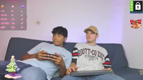 Snapshot of kevinxlvx chatting on November 30, 10:03 pm kevin and ottis online show from November 30, 10:03 pm