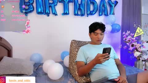 kevin and ottis online show from February 19, 12:06 am