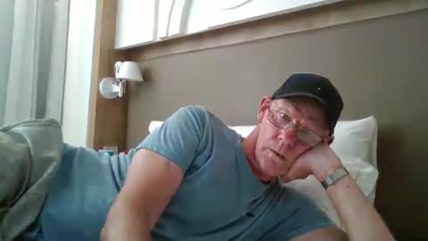 kevlooking4sez online show from June 17, 3:35 pm