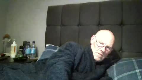 Snapshot of kevlooking4sez chatting on July 2, 12:54 am kevlooking4sez online show from July 2, 12:54 am
