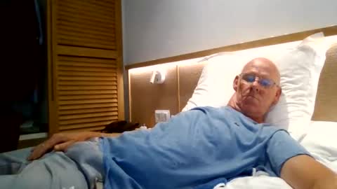 Snapshot of kevlooking4sez chatting on August 3, 3:16 pm kevlooking4sez online show from August 3, 3:16 pm