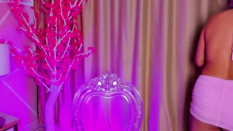 Keyla noa online show from July 24, 11:30 am