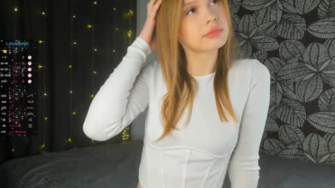 Hi Im Mary Glad to see you in my room  PVT is open online show from January 19, 1:10 am