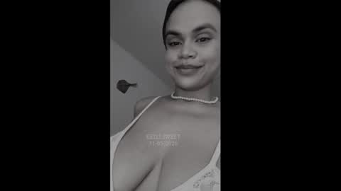 Snapshot of keyli_sweet chatting on June 1, 3:08 am Keyla online show from June 1, 3:08 am