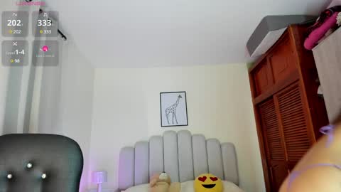 Snapshot of keylly_cute chatting on December 18, 11:19 pm keylly online show from December 18, 11:19 pm