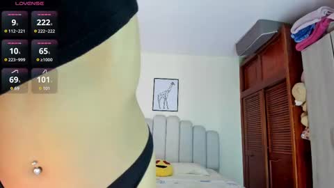 Snapshot of keylly_cute chatting on February 14, 12:19 am keylly online show from February 14, 12:19 am