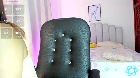 Snapshot of keylly_cute chatting on February 19, 3:28 am keylly online show from February 19, 3:28 am