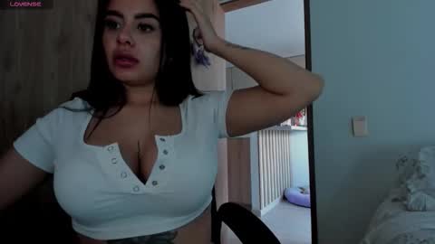 Snapshot of keyn_laurent_ chatting on November 17, 7:08 pm Laura online show from November 17, 7:08 pm