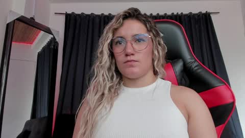 Snapshot of keyth_clement chatting on May 5, 7:00 pm Keyth online show from May 5, 7:00 pm