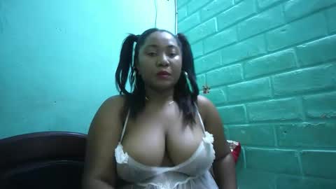 Snapshot of kezia0910 chatting on April 16, 7:31 am kezia0910 online show from April 16, 7:31 am