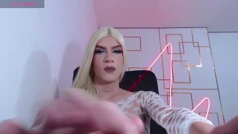 Snapshot of khalany_hadid chatting on January 7, 6:27 am kahalany online show from January 7, 6:27 am