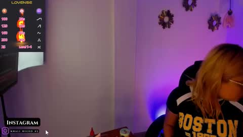 Snapshot of khali_reed_ chatting on December 1, 4:17 am Khali online show from December 1, 4:17 am