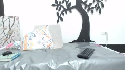 khalifa_mature online show from October 10, 1:10 pm