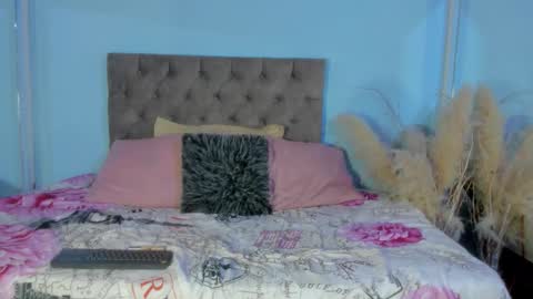 Snapshot of khaterine_hot_1 chatting on September 13, 7:35 pm Kathe Hot online show from September 13, 7:35 pm