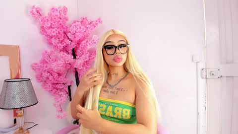 Snapshot of khelany_isyy chatting on January 22, 9:32 pm Khelany Isyy online show from January 22, 9:32 pm