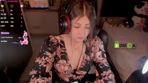 Snapshot of khionebesset chatting on February 26, 10:15 am Khi. online show from February 26, 10:15 am