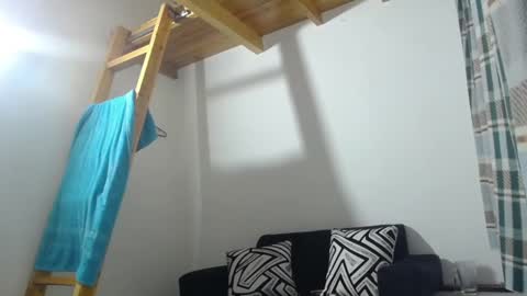 khloe online show from March 5, 1:42 am