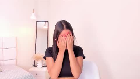 Khloe online show from March 4, 1:06 pm