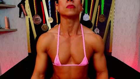 Snapshot of khloe_rossich chatting on June 23, 6:28 pm online show from June 23, 6:28 pm