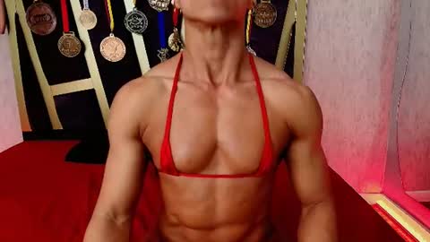 Snapshot of khloe_rossich chatting on August 4, 6:21 pm online show from August 4, 6:21 pm