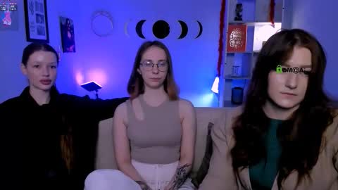 khloebeauty online show from March 7, 8:17 pm