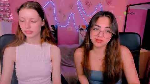 Snapshot of khloebeauty chatting on June 1, 6:04 am khloebeauty online show from June 1, 6:04 am
