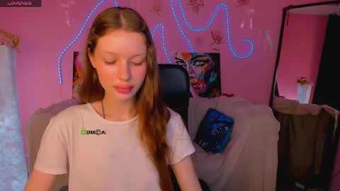Snapshot of khloebeauty chatting on June 3, 6:05 am khloebeauty online show from June 3, 6:05 am