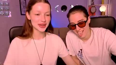 Snapshot of khloebeauty chatting on June 11, 5:49 am khloebeauty online show from June 11, 5:49 am